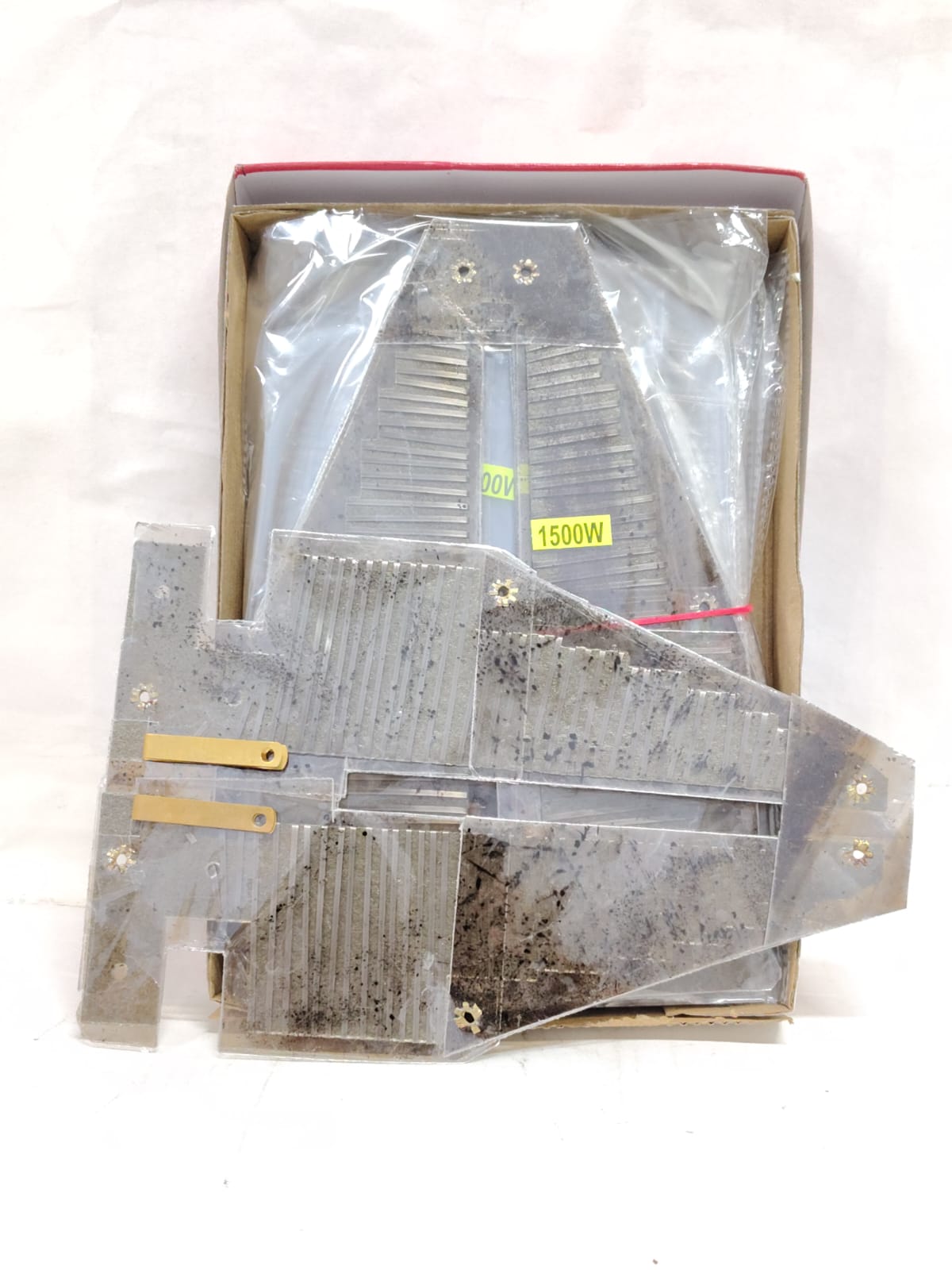 Laundry Iron Element – 750W, 1250W, 1500W & 2000W